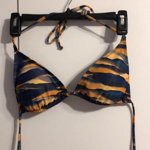 Rellaciga triangle bikini top size L